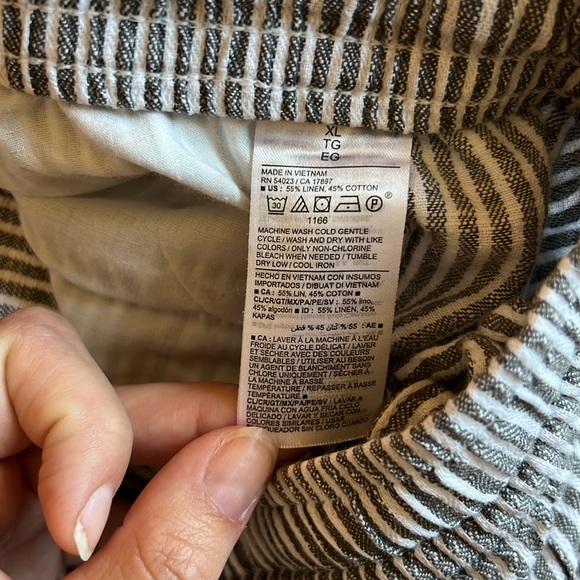 Old Navy XL High-Rise Striped Shorts - Picture 7 of 9